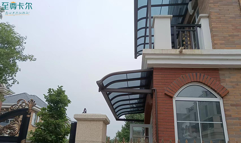 鋁合金雨棚多少錢一平？家用防雨棚圖片？